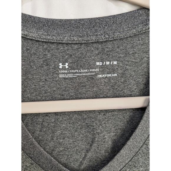 Under Armour Heatgear Loose Tshirt M Gray VNeck Shirt Short‎ Sleeves Staple Gym - Picture 3 of 10